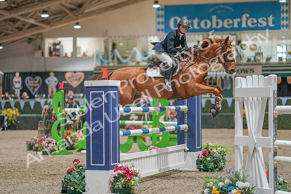 2019 - Oktoberfest II - Oct 26 - Amanda - 01721